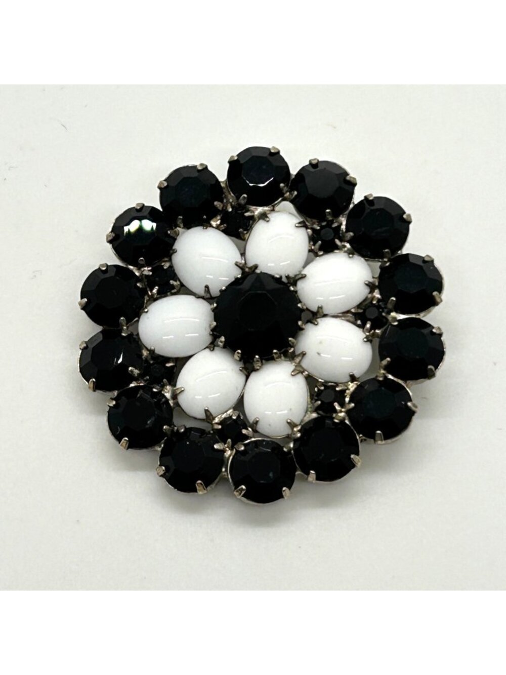 Vintage Black White Flower Brooch Pin Acrylic Stone Floral Retro Costume Jewelry